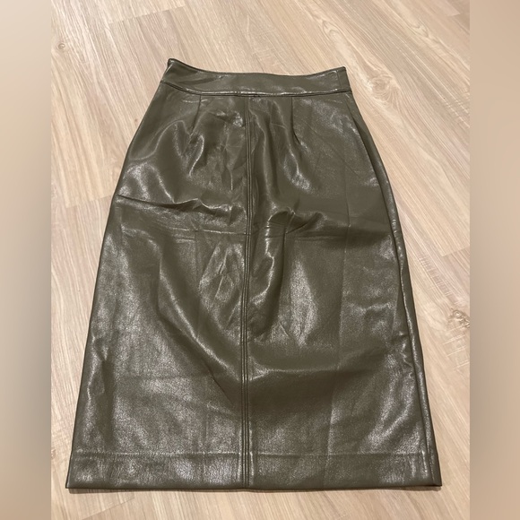 ELIE ELIE TAHARI OLIVE FAUX LEATHER SKRIT SIZE 4 - Picture 2 of 8